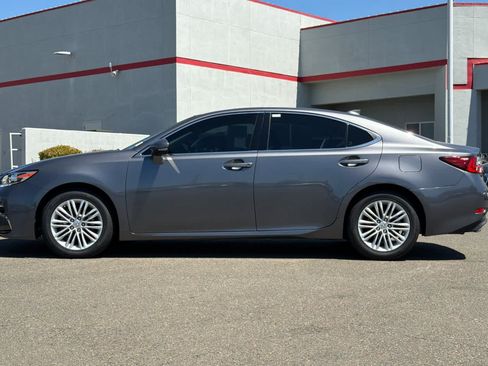 Used 2018 Lexus ES 350 w/ Accessory Package FWD image 9