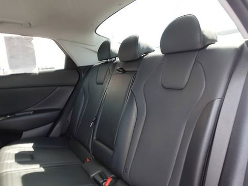 Used 2023 Hyundai Elantra Limited image 24