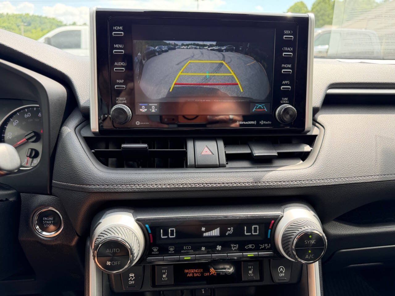 Used 2020 Toyota RAV4 XLE w/ Convenience Package AWD/4WD image 13