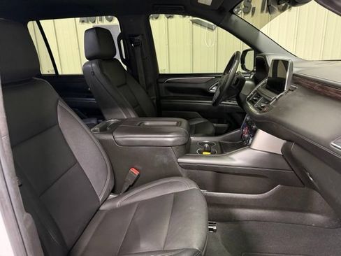 Used 2022 Chevrolet Suburban Z71 w/ Z71 Off-Road Package AWD/4WD image 33