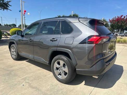 Used 2023 Toyota RAV4 XLE AWD/4WD image 4