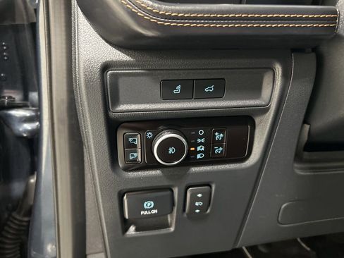 Used 2023 Ford Expedition Platinum image 12