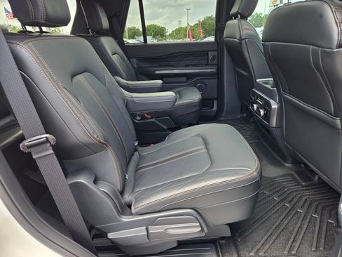 Used 2023 Ford Expedition Platinum AWD/4WD image 14