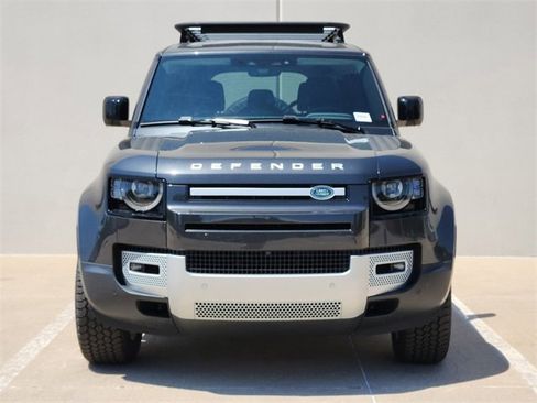 New 2024 Land Rover Defender 110 S image 2