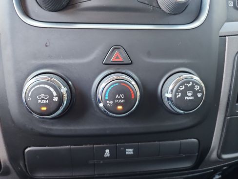 Used 2017 RAM 1500 Express w/ Express Value Package RWD image 19