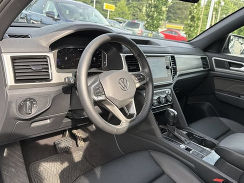 Used 2023 Volkswagen Atlas Cross Sport SE FWD image 10
