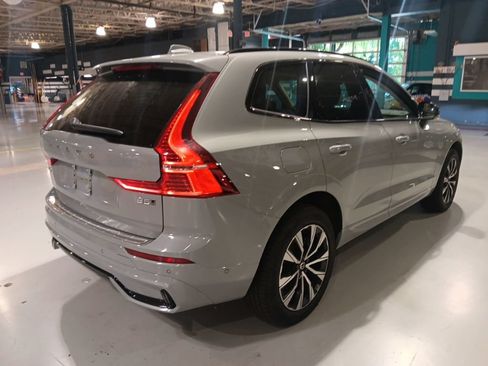 Used 2024 Volvo XC60 B5 Plus w/ Protection Package Premier AWD/4WD image 12