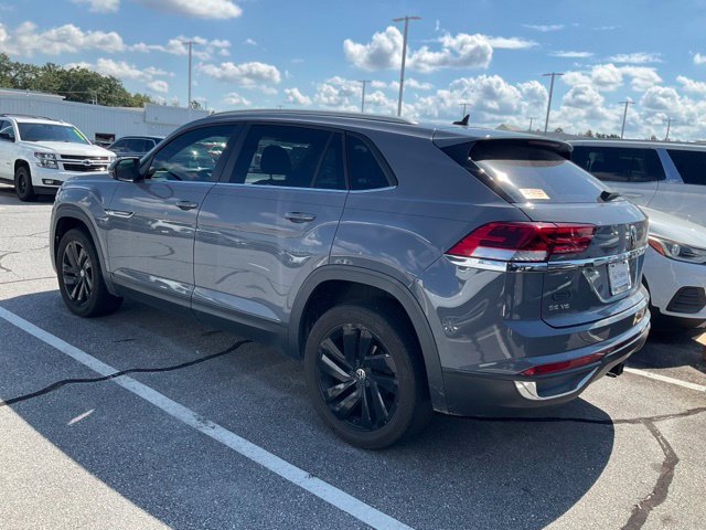 Used 2021 Volkswagen Atlas Cross Sport SE w/ Panoramic Sunroof Package FWD image 4