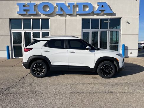 Used 2023 Chevrolet TrailBlazer LT w/ Convenience Package image 4