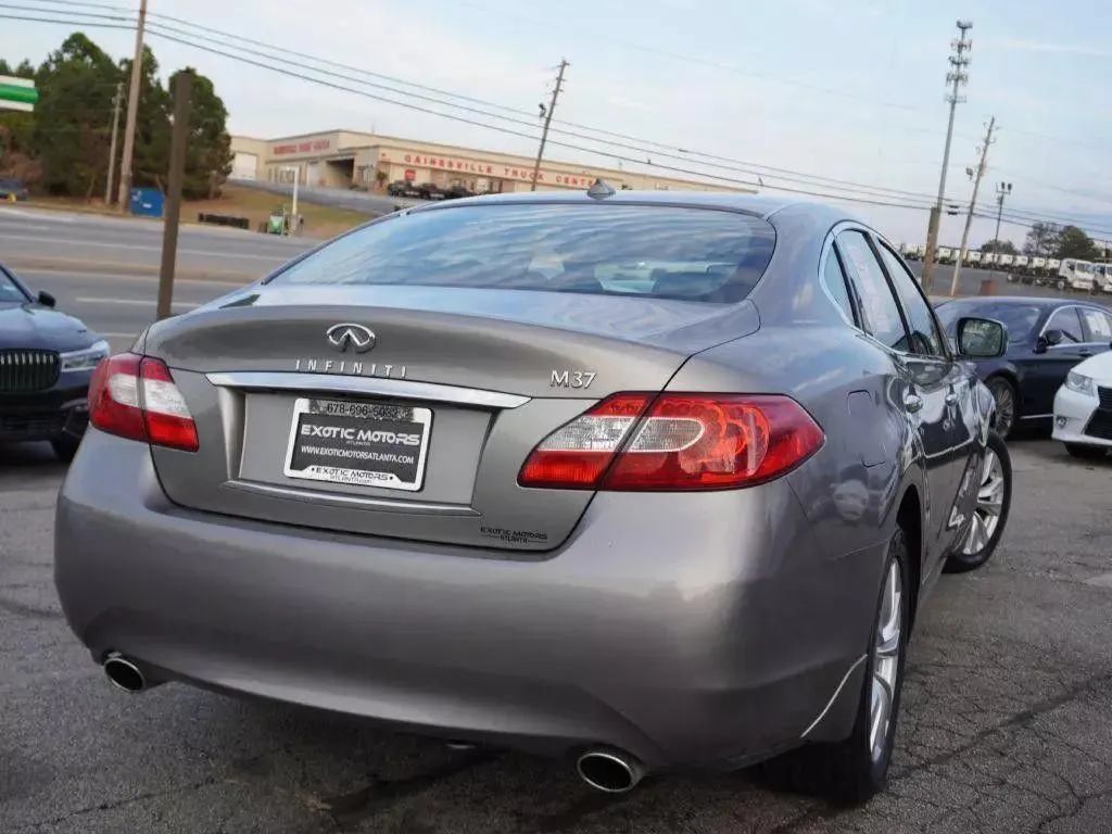 Used 2011 INFINITI M37 w/ Premium Pkg RWD image 23