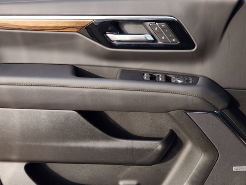 New 2026 Chevrolet Suburban High Country w/ Sun And Tow Package image 18