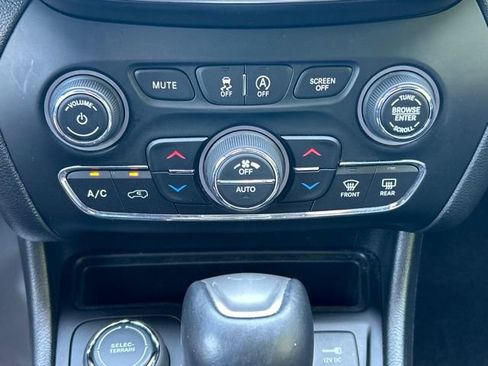 Used 2019 Jeep Cherokee High Altitude AWD/4WD image 66