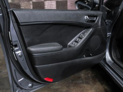 Used 2017 Kia Forte S FWD image 35
