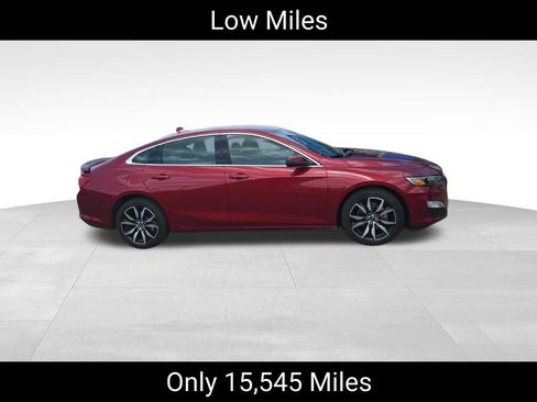 Used 2023 Chevrolet Malibu RS w/ LPO, Floor Liner Package FWD image 2