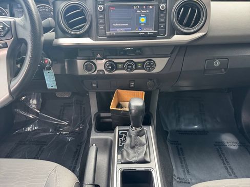 Used 2017 Toyota Tacoma SR5 w/ Tow Package AWD/4WD image 11