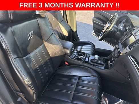 Used 2019 Chrysler 300 S AWD/4WD image 21