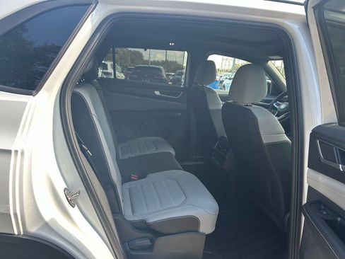 New 2026 Volkswagen Atlas Cross Sport SEL R-Line image 39