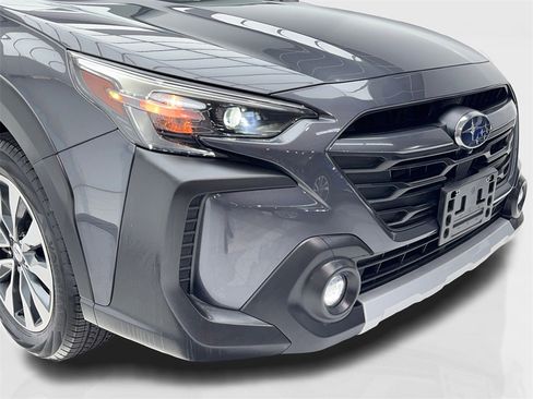 Used 2023 Subaru Outback Touring XT image 3