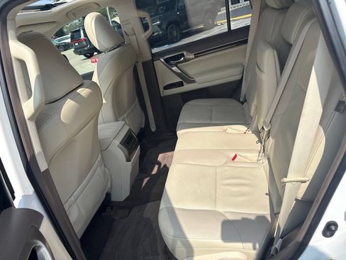 Used 2016 Lexus GX 460 w/ Premium Package AWD/4WD image 19