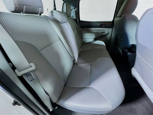 Used 2015 Toyota Tacoma PreRunner image 23