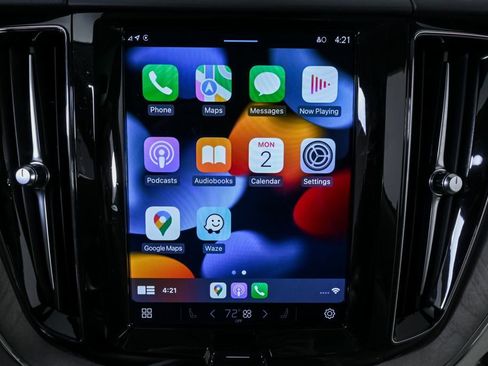 Certified 2023 Volvo XC60 B5 Plus w/ Protection Package Premier image 17