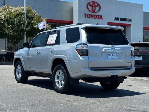Used 2022 Toyota 4Runner SR5 Premium w/ Moonroof Package RWD image 9