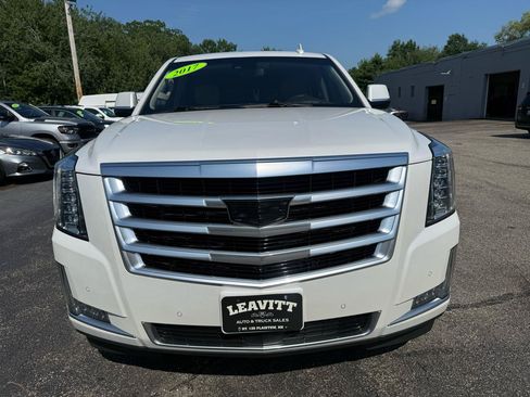 Used 2017 Cadillac Escalade Premium Luxury AWD/4WD image 3