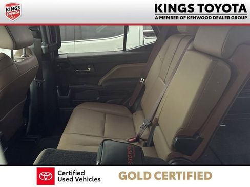 Used 2025 Toyota 4Runner Limited AWD/4WD image 10