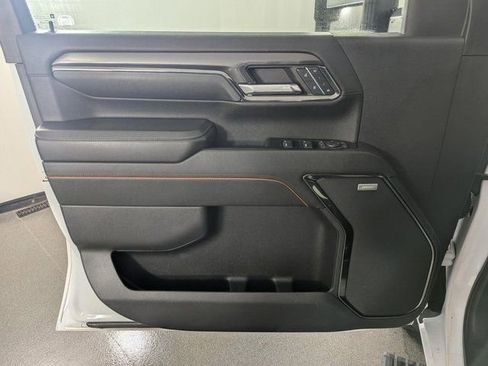 Used 2024 GMC Sierra 2500 AT4 w/ AT4 Premium Plus Package image 9