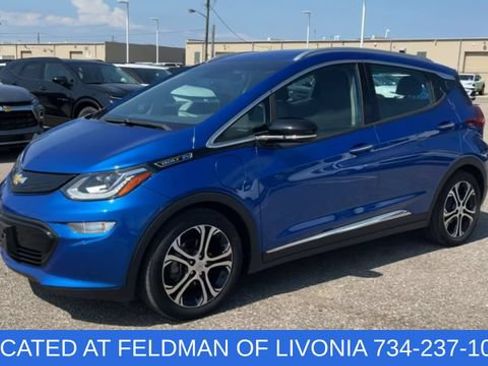 Used 2021 Chevrolet Bolt Premier w/ Infotainment Package FWD image 4