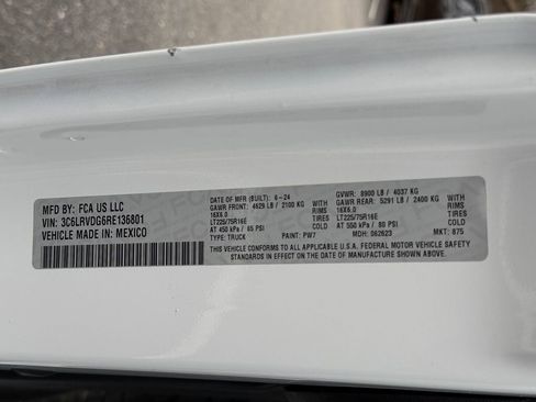 Used 2024 RAM ProMaster 2500 w/ Convenience Group image 25