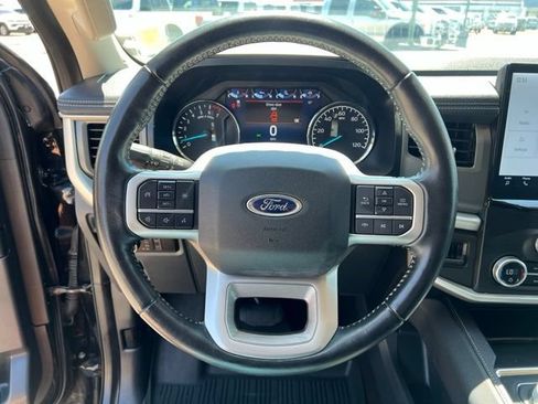 Used 2023 Ford Expedition XLT AWD/4WD image 29