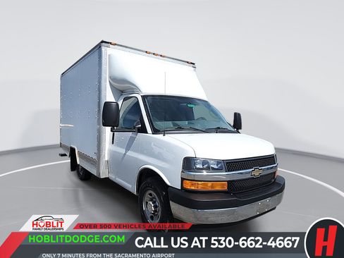 Used 2017 Chevrolet Express 3500 image 1