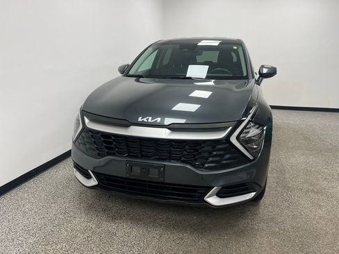 Used 2024 Kia Sportage LX image 3