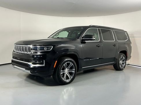 Used 2024 Jeep Grand Wagoneer L 4WD image 3