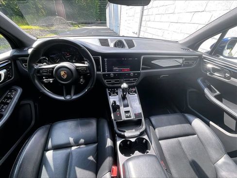 Certified 2023 Porsche Macan AWD/4WD image 18