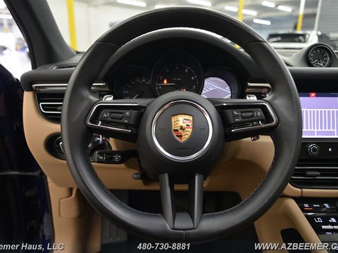 Used 2023 Porsche Macan AWD/4WD image 28