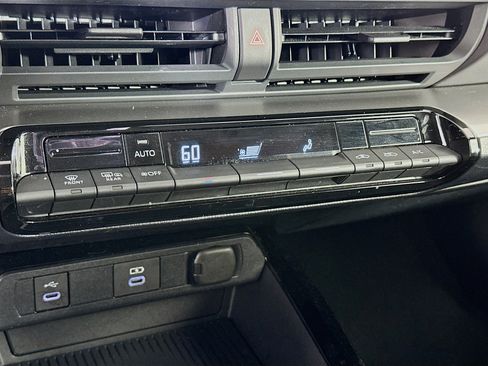 Used 2025 Toyota Prius LE image 23