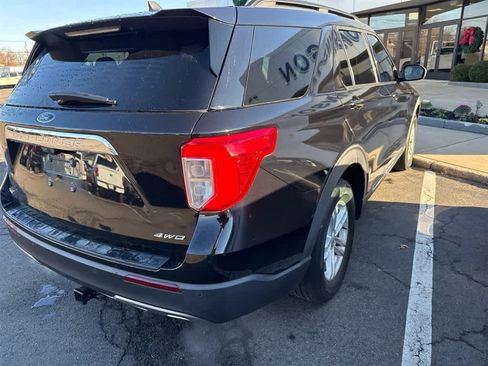 Used 2021 Ford Explorer XLT w/ Equipment Group 202A image 7