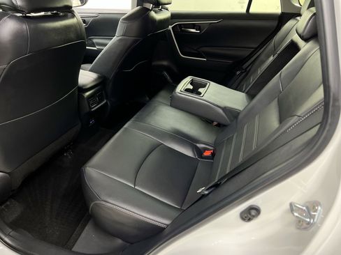 Used 2022 Toyota RAV4 XLE Premium image 29