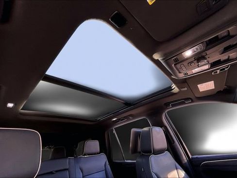 Used 2021 GMC Yukon SLT w/ SLT Premium Package image 20