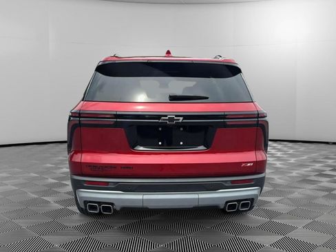 Used 2025 Chevrolet Traverse Z71 w/ LPO, Floor Liner Package AWD/4WD image 8