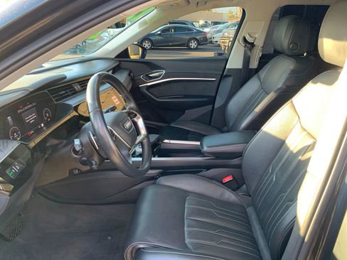 Used 2021 Audi e-tron Prestige w/ Prestige Package image 42