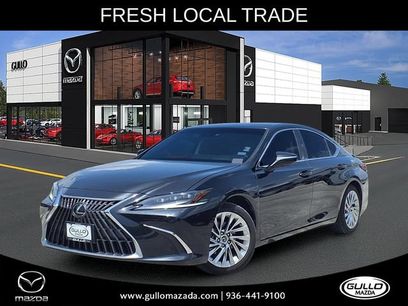 Used 2022 Lexus ES 350 Ultra Luxury w/ Accessory Package 2
