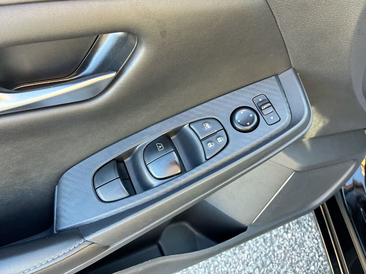 Used 2025 Nissan Sentra SV FWD image 22