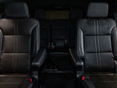 Used 2025 Chevrolet Tahoe High Country image 23