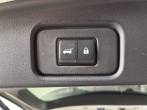 Used 2023 Nissan Pathfinder SL w/ SL Premium Package FWD image 52