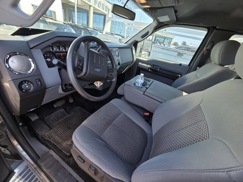 Used 2014 Ford F250 XLT w/ XLT Premium Package image 5