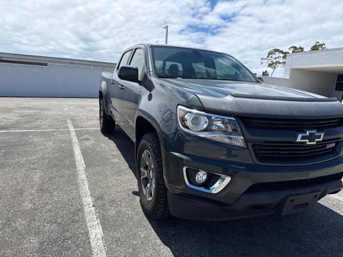 Used 2017 Chevrolet Colorado Z71 AWD/4WD image 3