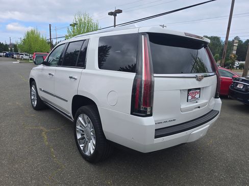 Used 2020 Cadillac Escalade Platinum AWD/4WD image 5
